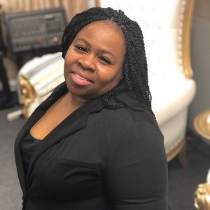 Meet your Posher, Lisa